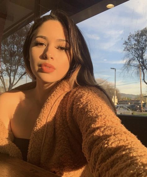 "That natural lightning hit crazy 🍯" Jasmine Villegas