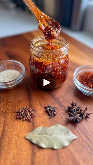 Chili Garlic Oil Recipe Chinese, Szechuan Chili Oil, Crispy Garlic Chili Oil, Crunchy Garlic Chili Oil, Asian Chilli Oil, Fill The Jar, Sichuan Chili Oil, Yummy Asian Food, Instagram Recipes