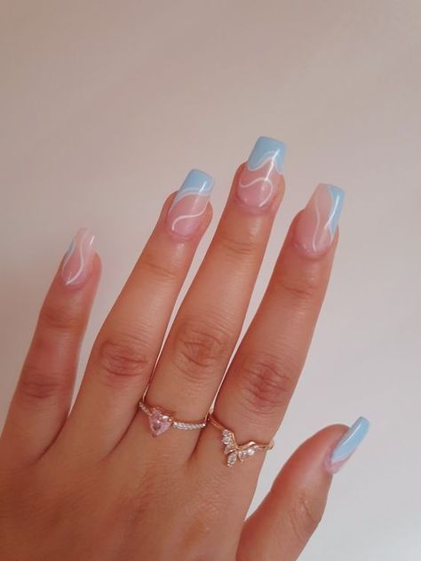 beachy, beachy nails, nail art, ring inspo, blue aesthetic, summer inspo, gold rings, nails acrylic, nail trends, swirl design Summer Swirl Nails, Blue Aesthetic Summer, Acrylic Nail Trends, Cruise Nails, Teen Nails, Wave Nails, Beachy Nails, Summer Nails Beach, Baby Blue Nails