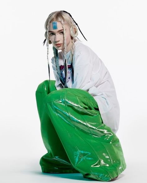 Hyperpop Aesthetic Fashion, Grimes Outfit, Grimes Aesthetic, Scifi Outfit, Scifi Fashion, Futurism Fashion, Witch Fashion, Cyberpunk, Fashion Inspo Outfits