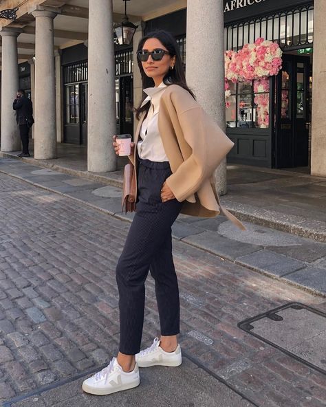 Hannah | COCOBEAUTEA on Instagram: “As long as we’re not getting sudden bursts of torrential rain, I’m happy. 💃🏽 (pray I haven’t just jinxed it)” Tennis Shoes Outfit, Capsule Wardrobe Outfits, Street Style Chic, Fashion Weeks, Work Fashion, Daily Outfits, Tennis Shoes, Work Outfit, Chic Outfits