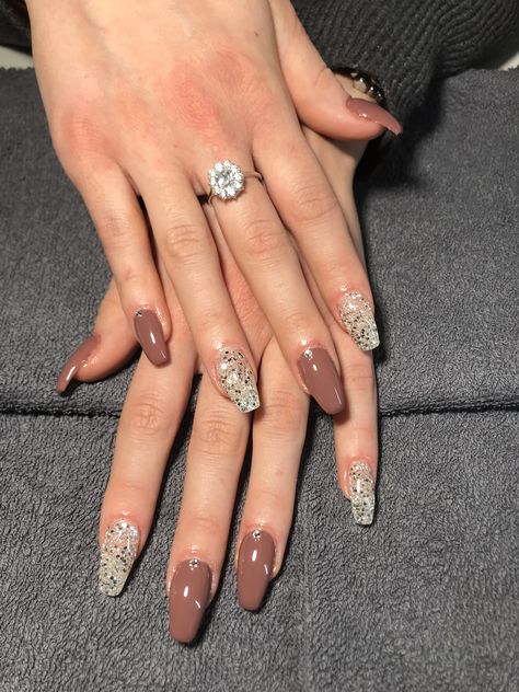 Nail Art For Indian Wedding, Gel Nail Extensions Designs Classy, Desi Wedding Nails, Bridal Nail Art Indian, Bridal Nails Wedding Indian, Desi Nails, Indian Wedding Nails, Classy Gel Nails, Nude Nails With Glitter