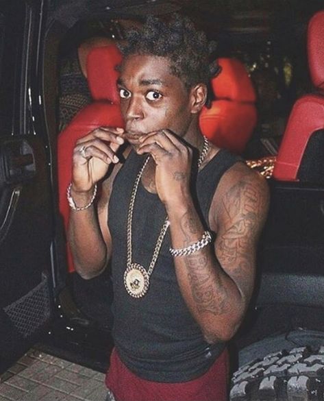 Kodak Black Wallpaper, Lil Kodak, Men Streetwear Outfits, Rapper Wallpaper Iphone, Dark Background Wallpaper, Funny Emoticons, Dark Skin Boys, Current Mood Meme, Black Men Fashion Swag