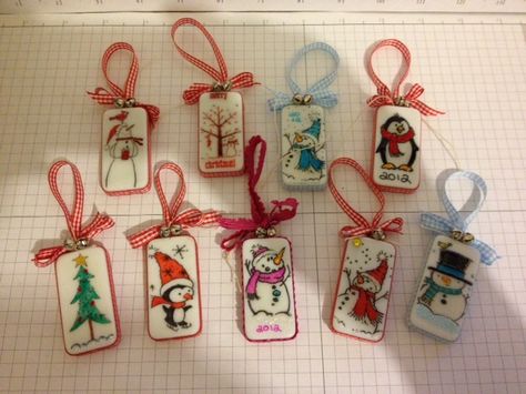 2012 Domino Ornaments by HappiLeaStamppin - Cards and Paper Crafts at Splitcoaststampers Crafts With Dominos, Domino Ornaments, Domino Crafts, Domino Art, Snow Time, Sharpie Markers, Scrabble Tiles, Craft Show Ideas, Christmas Tags