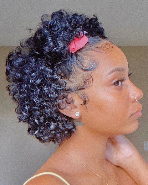 BLCKOVYBZ 💫 on Instagram: “Follow @blckovybz 💫 for daily hairstyles and inspiration! ✨ - - Cr. @moriahkaelyn j - - - - -  #explore #naturalhair #haircare…” Cute Curly Hair Styles For Short Hair, Natural Curly Short Hairstyles, Big Chop Styles, Short Curly Afro, Short Natural Curly Hair, Girl Goals, Hairdos For Curly Hair, Natural Hair Styles Easy, Big Chop