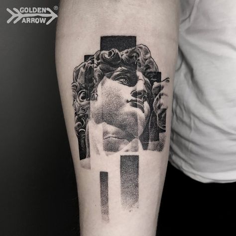 David Tattoo Michelangelo, David Tattoo Design, Statue Of David Tattoo, Geometric Tattoo Wrist, Michelangelo Artist, Traditional Tattoo Illustration, Michelangelo Tattoo, Detailed Tattoos, David Michelangelo