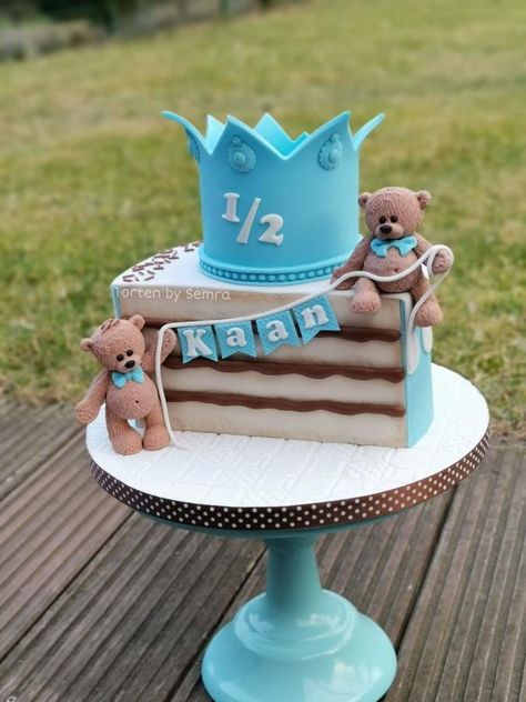 1/2 birthday - cake by TortenbySemra Birthday Cake For Baby Boy, Birthday Cake For Baby, Birthday Cake For Boy, Half Birthday Baby Boy, Cake For Baby Boy, Half Birthday Cake, Kue Fondant, Cake For Boy, Happy Half Birthday