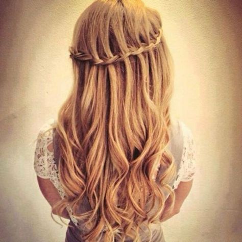 Pose from @thexscenexqueen Waterfall Braid Hairstyle, Plaits Hairstyles, Blonde Curls, Waterfall Braid, Best Wedding Hairstyles, Beautiful Curly Hair, Hair Updo, Stylish Hair, Hair Waves