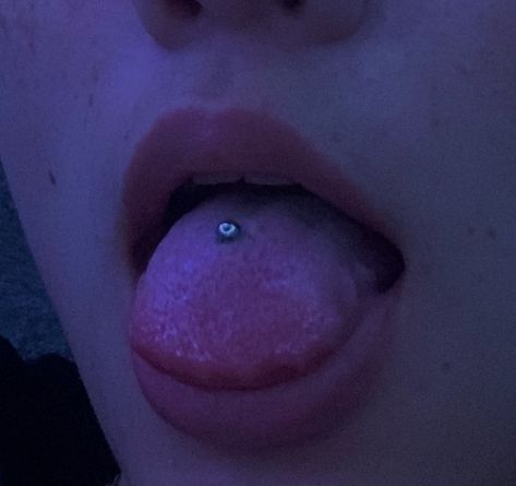 Cute Tongue Piercing, Natural Laundry, Healthy Advice, Cute Piercings, Tongue Piercing, Piercing Tattoo, Body Mods, Aesthetic Grunge, Green Eyes