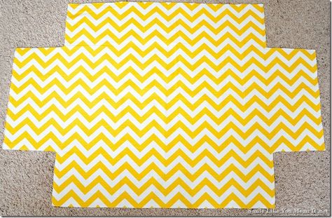 Changing table cover DIY Changing Pad Cover Diy, Table Cover Diy, Changing Table Cover, Baby Diy Sewing, Baby Changing Pad Cover, Baby Nursery Diy, Baby Changing Table, Nursery Girl