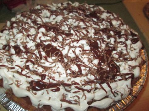 Burger King's Hershey's Sundae Pie. Photo by dRifTeR3 Hershey Sundae Pie Recipe, Hershey Pie, Chocolate Pie Crust, Smore Recipes, Chocolate Pie Recipes, Chocolate Pies, Köstliche Desserts, Pie Dessert, Burger King