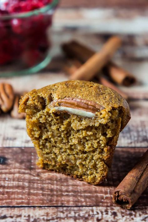 Almond Flour Gingerbread Muffins — Foraged Dish Almond Flour Gingerbread, Paleo Gingerbread, Ginger Muffins, Paleo Breakfasts, Gingerbread Muffins, Almond Flour Muffins, Crispy Cookies, Feel Good Food, Food Stamps