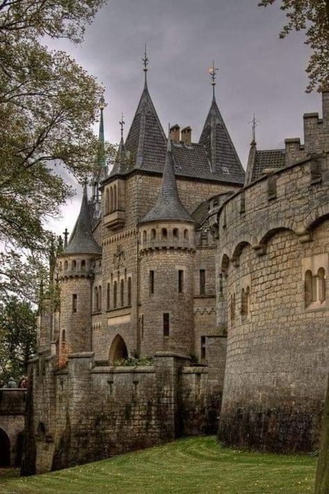 Marienburg Castle, Hamburg Hannover Germany, Chateau Medieval, Castle Mansion, Castle In The Sky, Castle Ruins, Chateau France, Voyage Europe, Beautiful Castles, Medieval Castle