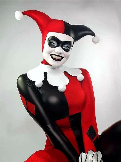 Original Harley Quinn, Classic Harley Quinn, Catsuit Outfit, Comic Cosplay, Joker Halloween, Latex Cosplay, Margot Robbie Harley Quinn, Margot Robbie Harley, Cosplay Inspo