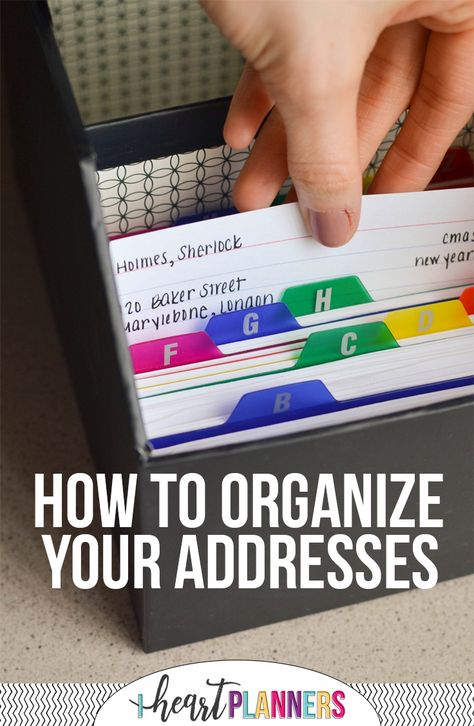 How to Organize Your Addresses - The quick an easy way to organize addresses and a great alternative to an address book. Command Center Organization, House Management, Desk Organization Tips, Happy Lady, Organizing Solutions, Center Organization, Book Organizer, Desk Planner, Business 101