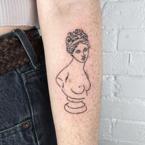 Aphrodite Bust Tattoo, Venus Bust Tattoo, Apollo Tattoos, Sappho Tattoo, Aphrodite Bust, Apollo Tattoo, Aphrodite Tattoo, Extreme Beauty, Statue Tattoo