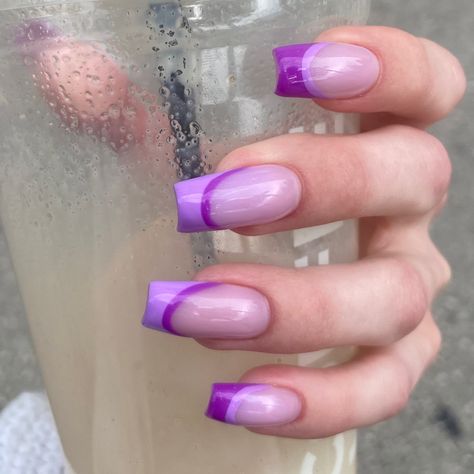 Purple Nail Coffin, Two Tone Purple French Tip Nails, Purple Nails With White French Tip, Acrilyc Nails Ideas Pink, Bright Purple French Tip Nails, Pink And Purple French Nails, Neon Purple French Tip Nails, Purple Ombre French Tip Nails, Purple On Purple French Tip Nails