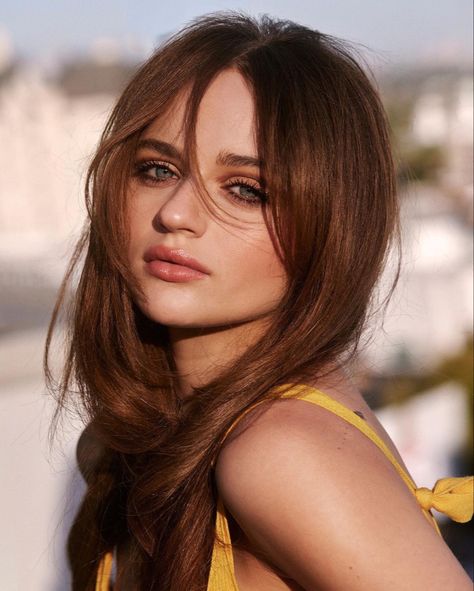 Joey King — Byrdie magazine Do I Love Her, Joey King, Female Actresses, Hollywood Actor, Celebrity Look, Maquillaje De Ojos, Celebrities Female, Celebrity Crush, Hair Inspo