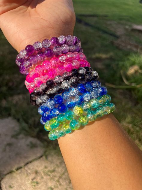 Crackled Glass 8mm Bracelets. 5 color options 2 sizes available per color. 8mm Bead Bracelet, 8mm Beaded Bracelets Ideas, Crackle Glass Beads Bracelet Ideas, Bracelet Kit Aesthetic, Glass Beads Bracelet Ideas, Glass Bead Bracelet Ideas, Xoxo Bracelet, Quirky Bracelets, Body Jewelry Diy