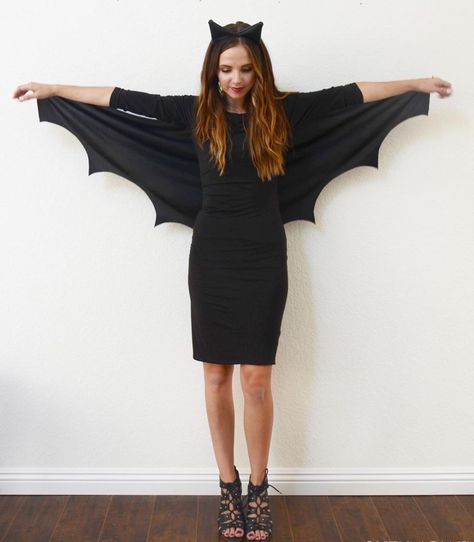 Cheap and easy DIY costumes are all that matter this Halloween, and we are here to tell you that you can consider your 2019 costume complete thanks to these Diy Bat Costume, Work Appropriate Halloween Costumes, Modest Halloween Costumes, Office Halloween Costumes, Halloween Costumes Women Creative, Make Your Own Costume, Easy Halloween Costumes For Women, Halloween Costumes For Work, Office Halloween