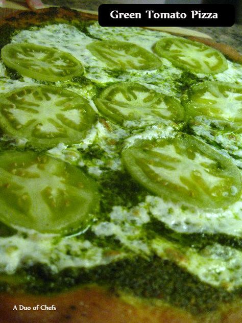 Green Tomato Pizza! Yes Please! Green Tomato Pizza, Green Cherry Tomatoes What To Do With, Tomato Spinach Pizza, Green Tomato Bread Recipe, Green Cherry Tomatoes, Tomato Focaccia, Tomato Pizza, Chefs Recipes, Savory Pies