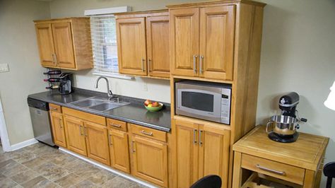 Stumped on how to close the space between your kitchen cabinets and ceiling? Here are 3 tips. Storage Above Kitchen Cabinets, Space Above Kitchen Cabinets, Above Kitchen Cabinets, Decor Ikea, Home Decoration Ideas, New Cabinet, Ideas Vintage, Kitchen On A Budget, Kitchen Tips