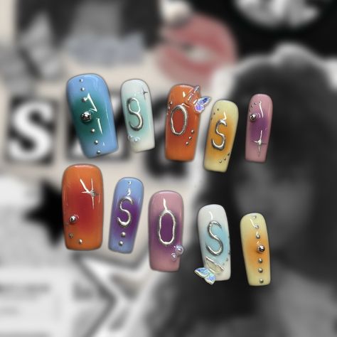 sza SOS nails aura butterfly chrome press ons Sza Nails Inspired, Dreamville Nails, Sza Nails Acrylic, Sza Singer Nails, Sza Concert Nails, Sza Nails Idea, Sza Inspo Nails, Album Cover Nails, Aura Butterfly