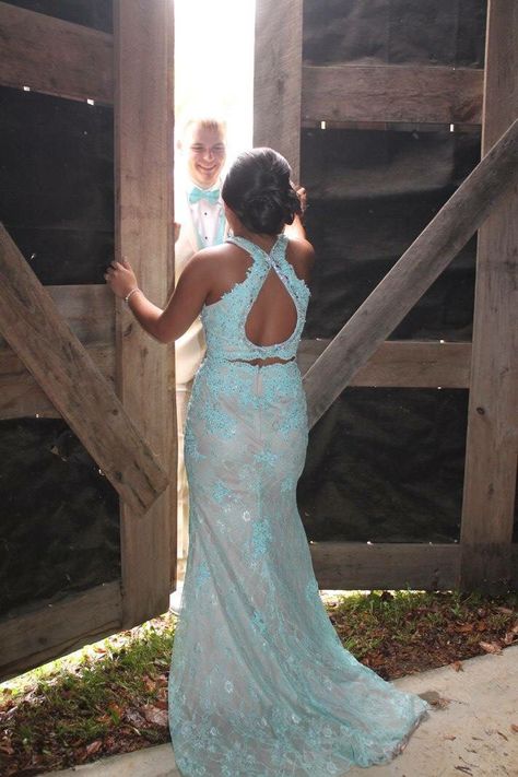 Barn Prom Pictures, Prom Photography Poses, Navy Ball, Prom Pictures Couples, Prom Picture Poses, Prom Picture, Pictures Couples, Homecoming Pictures, Prom Pics