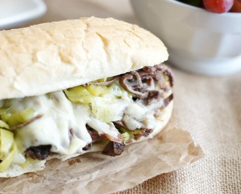 Italian Pepperoncini Roast Hoagie Pepperoncini Roast Slow Cooker, Pepperoncini Roast, Roast With Pepperoncini, Pot Roast Sandwiches, Cheesesteak Recipe, Easy Crockpot Dinners, French Dip Sandwich, Slow Cooker Roast, French Dip