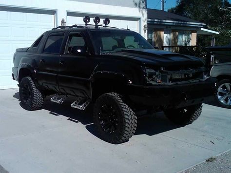 Lifted Avalanche Trucks, Lifted Avalanche, Ridgeline Honda, Avalanche Truck, Avalanche Chevrolet, 4 Door Trucks, Car Deco, Lifted Truck, Chevy Avalanche