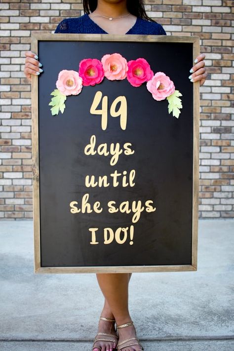 DIY Bridal Shower Decor with Cricut - Wedding Day Countdown Chalkboard Sign Creative Bridal Shower Ideas, Fiesta Bridal Shower, Bridal Shower Decorations Diy, Couples Bridal Shower, Couple Wedding Shower, Cricut Wedding, Tropical Bridal, Tropical Bridal Showers, Wedding Countdown