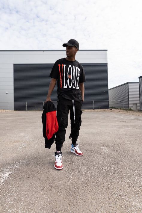 Outfit Ideas With Air Jordan 1, Air Jordan Outfits Men, Gym Drip, Air Jordan 1 Outfit Men, Fits With Jordans, Bae Outfits, Jordan 1 Outfit Men, Boy Ootd, Black Cargo Jeans