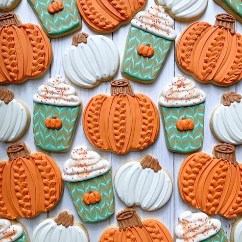 Sweater Pumpkin Cookies, Fall Sweater Cookies Decorated, October Desserts, Decorator Cookies, Thanksgiving Cookies Decorated, Cutout Cookie, Cookie Board, Pumpkin Sugar Cookies, Decorative Cookies