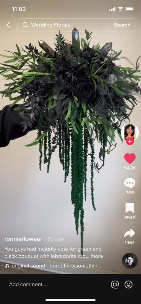 Slytherin Wedding, Victorian Wedding Themes, Dark Green Wedding, Dark Wedding Theme, Black Bouquet, Green Wedding Flowers, Forest Theme Wedding, Madison Wedding, Spring Wedding Bouquet