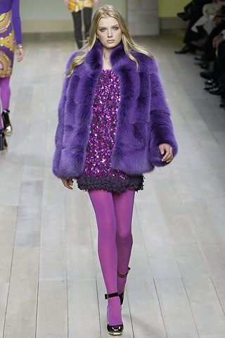 Emilio Pucci Fall 2007 Ready-to-Wear Collection - Vogue Purple Tights Outfit, Mixed Prints Outfit, Colored Tights Outfit, Purple Tights, Attractive Clothing, Designer Labels, Colored Tights, Fashion Tights, Tights Outfit