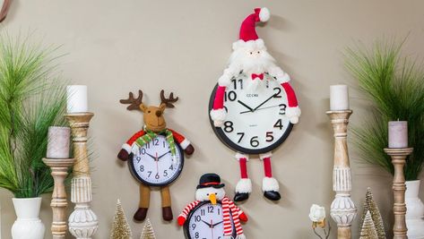 DIY Christmas Clocks Home And Family Crafts, Christmas Diy Decorations, Wall Clock Diy, Clock Diy, Christmas Clock, Easy Diy Decor, Family Diy, 50 Christmas, Christmas Projects Diy