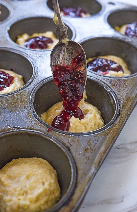 Muffins With Jam In The Middle, Amish Friendship Muffins, Jam Filled Muffins Recipe, Muffin With Jam Filling, Good And Easy Snacks To Make, Uses For Jam, Dessert In Muffin Tin, Recipes Using Jelly Or Jam, Recipes That Use Jam