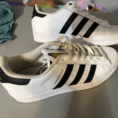 Shoes Adidas Superstar Women, Poshmark Shoes, Shoe Shop, Adidas, Outfit Inspo, Plus Fashion, Fashion Trends, Closet, Fashion Tips