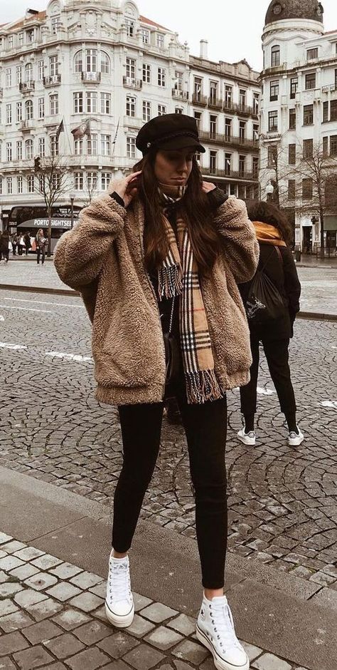 teddy jacket, teddy coat, layered clothing style, layer clothes outfit, layer clothes ideas, layering ideas, winter layered outfit ideas, fall layered clothes Converse Outfits, Streetwear Mode, Populaire Outfits, Tumblr Outfits, Outfits With Converse, Sneakers Mode, Cute Winter Outfits, Modieuze Outfits, Looks Chic