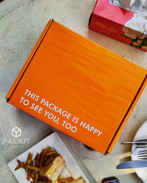 Orange-coloured-ecommerce-mailer-packaging-box-made-with-recycled-material Orange Box Packaging, Product Delivery Packaging, Food Boxes Packaging, Cake Delivery Packaging, Packaging Design Inspiration Food, Orange Packaging Design, E Commerce Packaging, Delivery Box Design, Orange Packaging