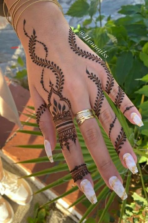 henna designs mehndi designs idea pin by aqsa jamali please follow me Henna Instagram Story, Henne Simple Main, Modele Henna Simple, Model Henna Simple, Modele Henna Main, Henne Simple, Henna Main Simple, Henna Simple Designs, Henna Tattoo Simple