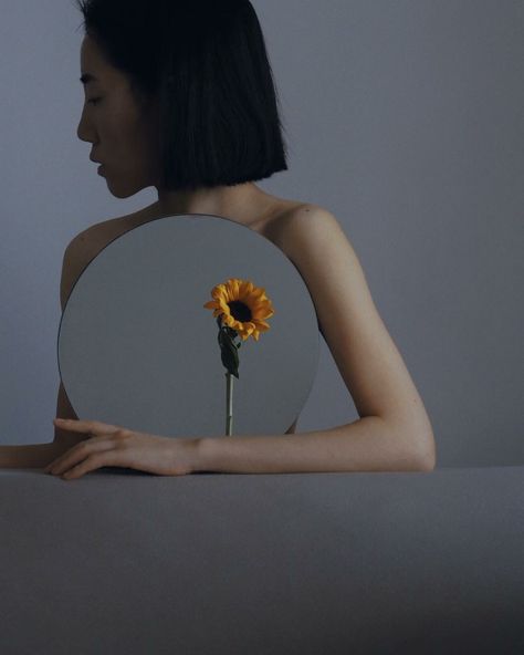 Photography Male, Mirror Photography, Flower Photoshoot, Concept Photography, Photographie Portrait Inspiration, Self Portrait Photography, Creative Portrait Photography, The Reflection, Conceptual Photography