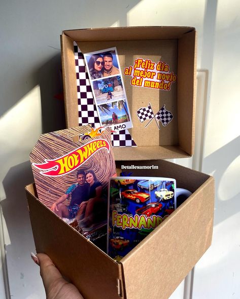 Este 30 de Septiembre regálale Hot Wheels a tu novio 🧔🏻‍♂️❤️🏎️ Mira este box completo 🙈 •Carrito Hot Wheels personalizado •Taza personalizada con nombre •Caja decorada y fotografías •Chocolate a elegir Agenda abierta para este 30 de Septiembre, por whatsapp 6682410859 o mensaje directo 💌 #regalosparaminovio #detallespersonalizados #hotwheels #regaloparaminovio #30deseptiembre