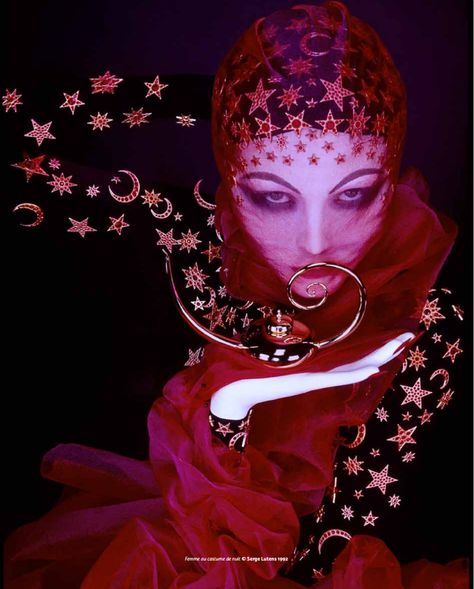 Serge Lutens Serge Lutens Makeup, Perfume Art, Japanese Cosmetics, Artist Makeup, Serge Lutens, Avant Garde Makeup, Magic Women, Photo Club, French Photographers