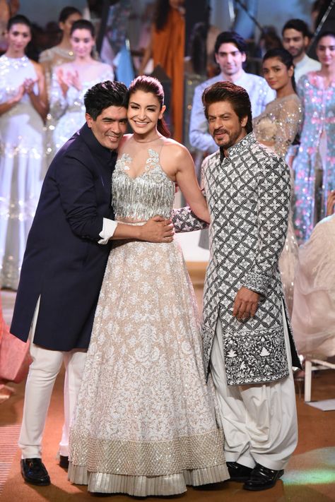 Bang Fringe, Men's Ethnic Wear, Fashion Design Collection, Royal Dresses, Manish Malhotra, Bollywood Style, Anushka Sharma, Dress Indian Style, Shah Rukh Khan