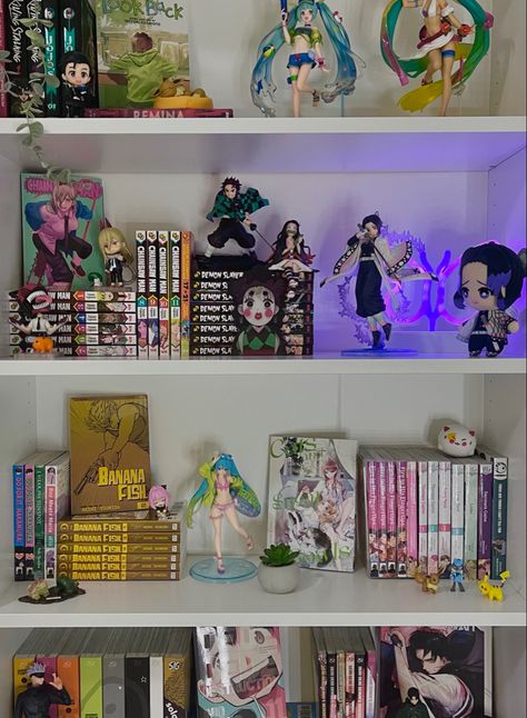 #manga #anime #mangashelf #bookshelf Anime Bookshelf, Otaku Room Aesthetic, Punk Room, Manga Shelf, Anime Bedroom Ideas, Bookshelf Inspiration, Preppy Bedroom, Otaku Room, Anime Decor