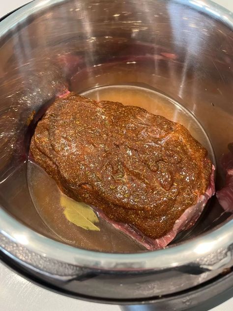 Instant Pot Rocky Mountain Roast - 365 Days of Slow Cooking and Pressure Cooking Eye Of Round Roast Instant Pot, Instapot Top Round Roast, Instant Pot Eye Of Round Roast Recipes, Top Round Roast Recipes Instant Pot, Instapot Rump Roast Recipes, Rump Roast Pressure Cooker, Instant Pot Rolled Rump Roast, Frozen Eye Of Round Roast Instant Pot, Pikes Peak Roast Instant Pot