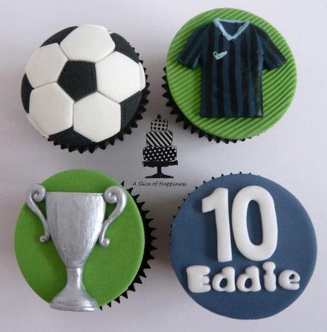 Football Cupcakes - Cake by Angela - A Slice of Happiness Sport Themed Cupcakes, Soccer Birthday Cupcakes, Football Cupcakes Soccer, Football Themed Cupcakes, Soccer Cupcake Ideas, Football Cupcakes Ideas, Cupcake Football, Football Cupcake Cakes, Soccer Cakes