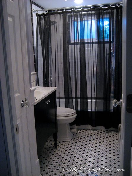 Bathroom Themes Apartment, Ugly Bathroom, Silver Bathroom Decor, Small Bathroom With Shower, Black Shower Curtains, Restroom Decor, Dark Home Decor, Bathroom Themes, Bathroom Decor Apartment