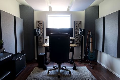 How to treat windows using acoustic treatments - GIK Acoustics Modern Music Room, Artist Home Studio, Home Studio Design, Ruangan Studio, Home Studio Desk, Music Room Design, Home Recording Studio Setup, Home Music Rooms, Home Studio Ideas